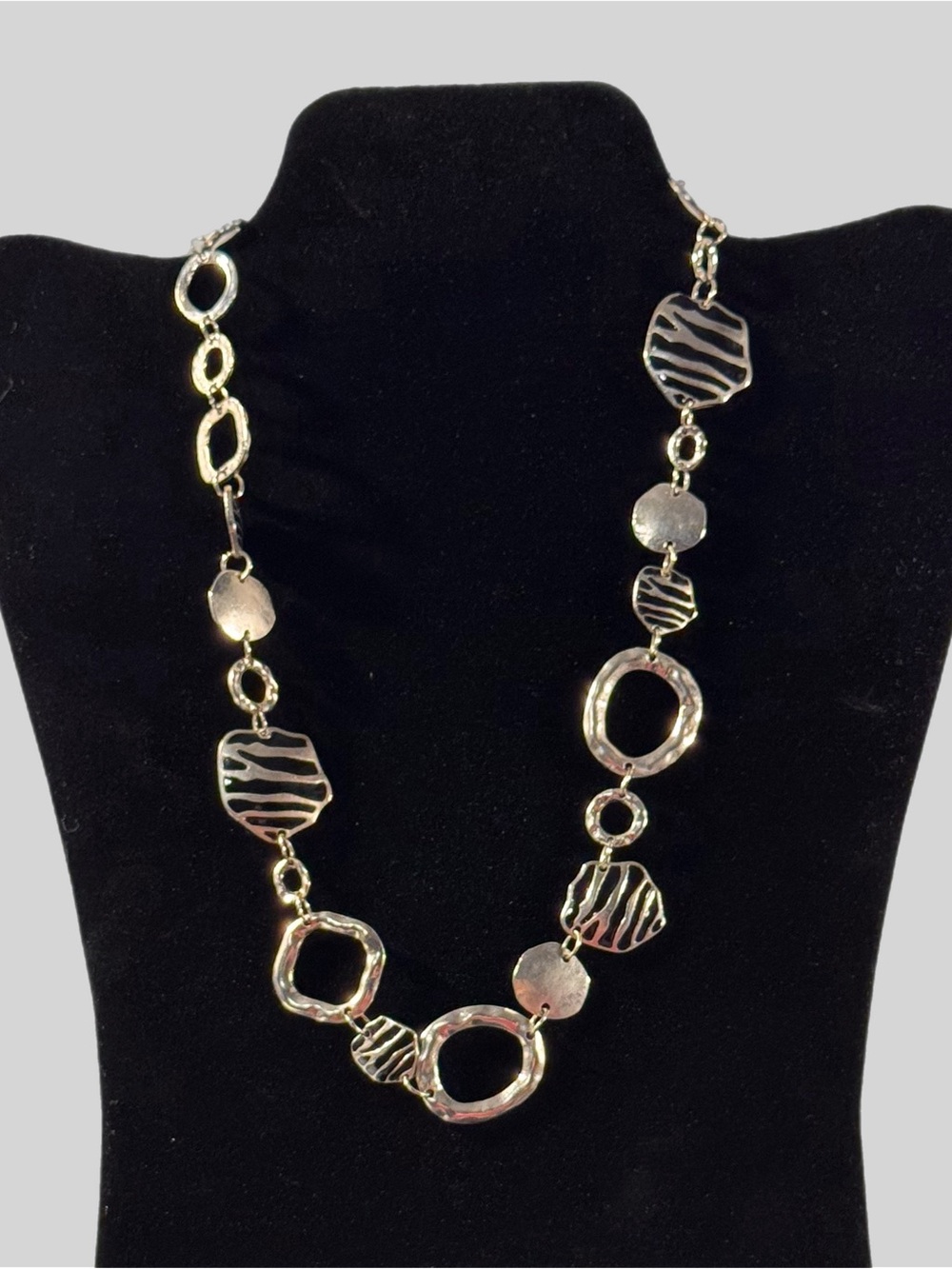 Chicos 36” Silver Hammered Geometric Statement Chain Necklace Zebra Medallion